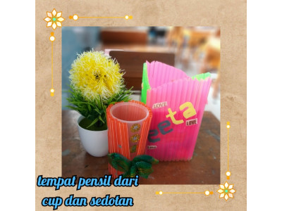 kreasi dari cup dan sedotan